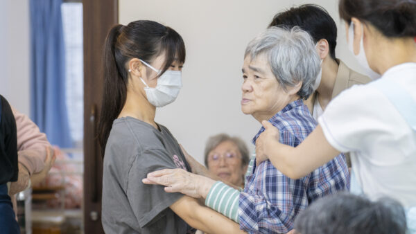 【筑波大学附属坂戸高校の生徒さんが来訪】改めて感じる、介護業界を理解してもらうことの大切さ